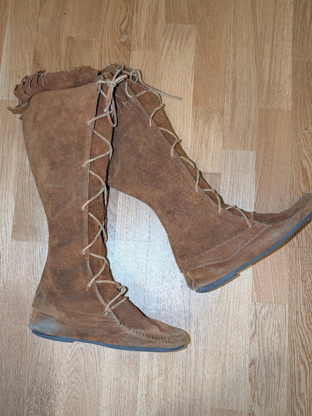 Brown Suede Lace-Up Knee-High Women's Moccasin Boots With Fringe